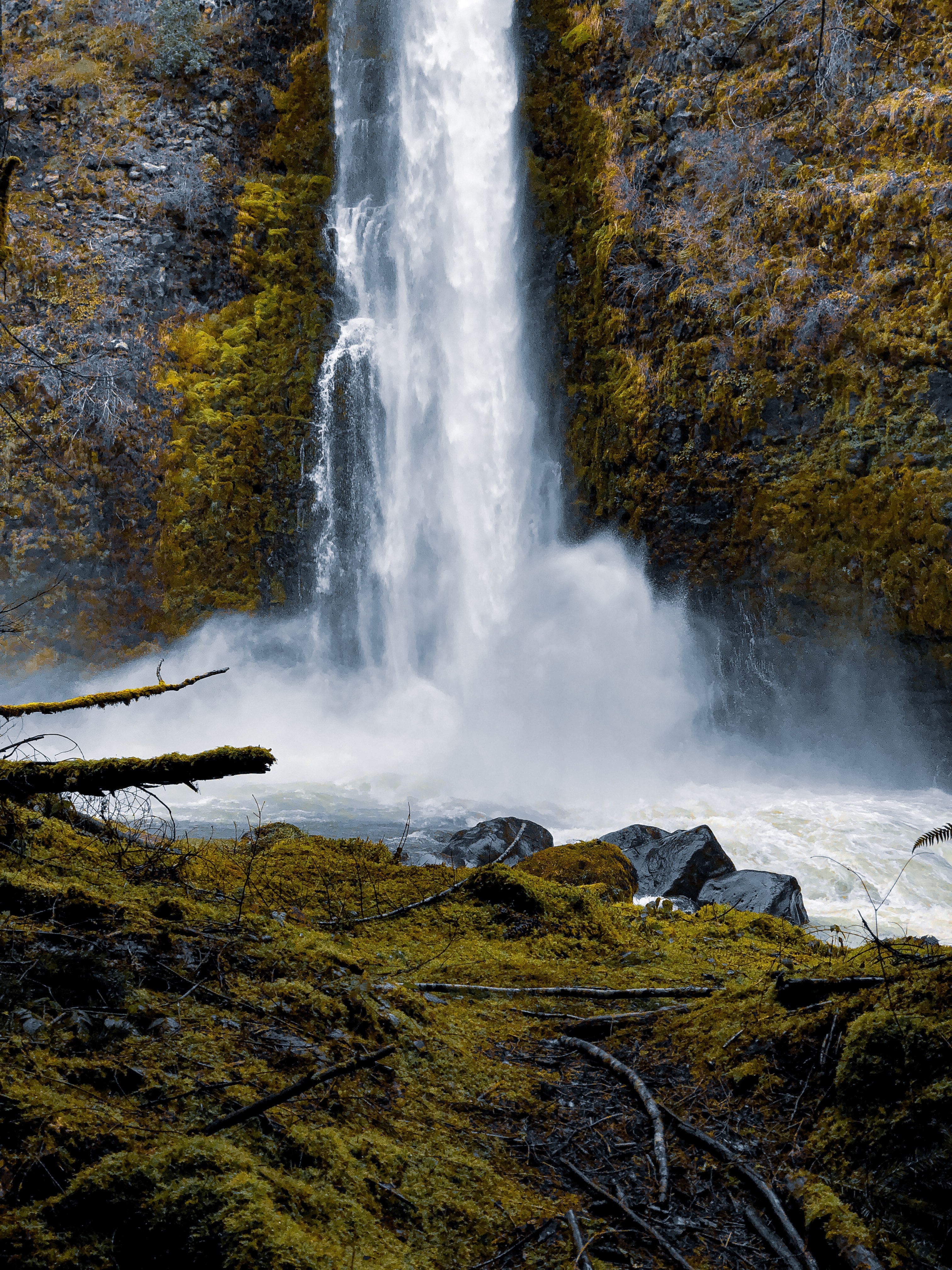 columbia-river-waterfall